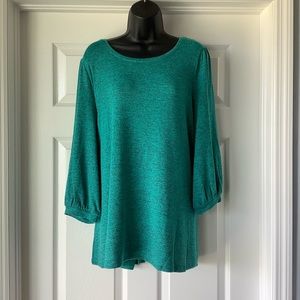 EVRI green 3/4 length sleeved sweater